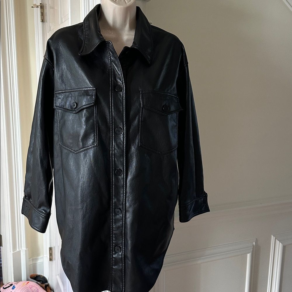 NWT aritizia wildred black vegan leather "the ganna shirt jacket" - Picture 8 of 8